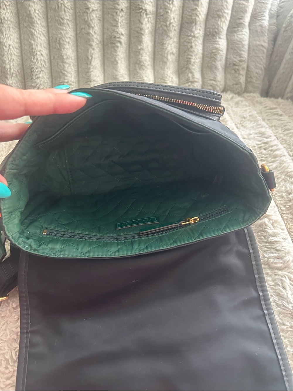 Tory Burch Scout Black Nylon Crossbody Bag Green Quilted Interior Logo Charm - Picture 3 of 7